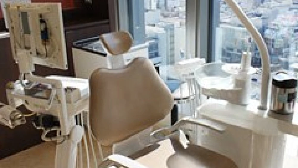 医療法人真摯会 三宮クローバー歯科クリニック 紹介の画像